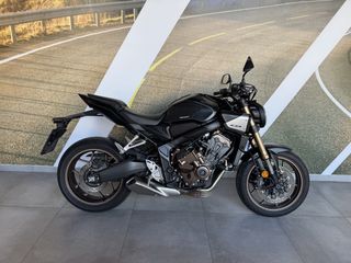 Honda CB 650 2025 R E-clutch