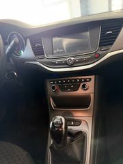 Opel Astra 2017-thumb-12