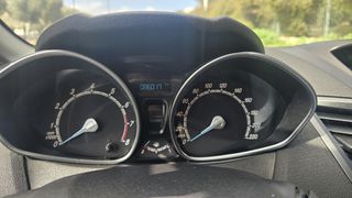 Ford Fiesta 2015 1.0_ECOBOOST_SYNC_EDITION-thumb-12