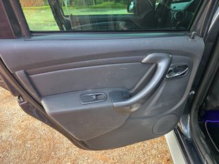 Dacia Duster 2016 4×4-thumb-8