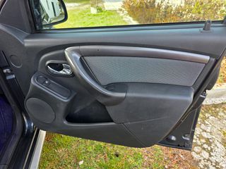 Dacia Duster 2016 4×4-thumb-9