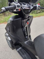 Piaggio MP3 YOURBAN 2011 300 RL-thumb-20