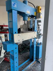 Πρέσα ηλεκτρουδραυλική Ιταλική OMCN P30/MR 2014-thumb-2