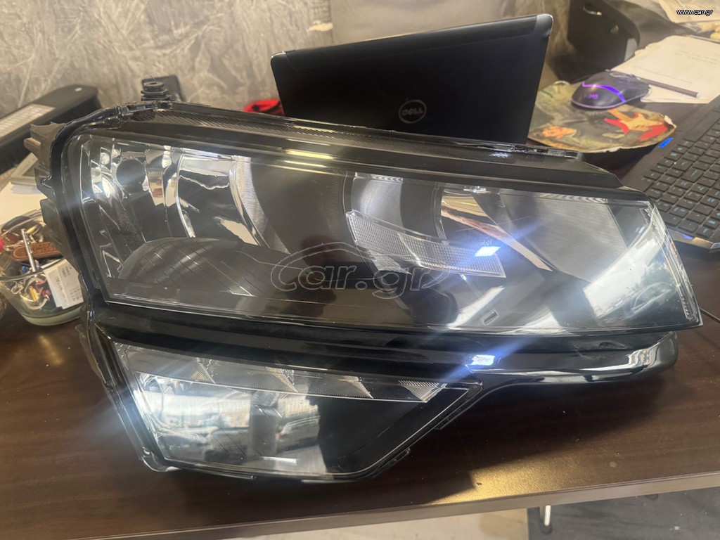 SKODA KAROQ 17-21 ΕΜΠΡΟΣ ΔΕΞΙ ΦΑΝΑΡΙ ΑΘΙΚΤΟ