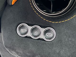 McLaren 720S 2018-thumb-22