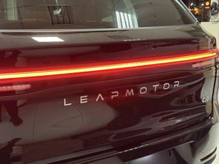Leapmotor C 10 2026 REEV 970km Αυτονομία-thumb-18
