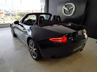 Mazda MX-5 2026 1.5 SKYACTIV G 132hp 6MT EXCLUSIVE-LINE (ΕΤΟΙΜΟΠΑΡΑΔΟΤΟ)-thumb-3