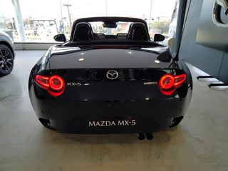 Mazda MX-5 2026 1.5 SKYACTIV G 132hp 6MT EXCLUSIVE-LINE (ΕΤΟΙΜΟΠΑΡΑΔΟΤΟ)-thumb-4
