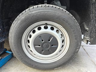 215/65r16c 109/107T καινούργια