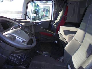 Volvo 2016 FH4 500-thumb-7