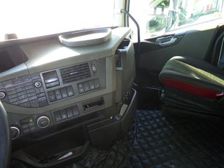 Volvo 2016 FH4 500-thumb-11