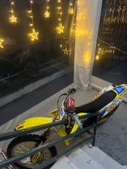 Suzuki RM-Z 250 2004-thumb-2
