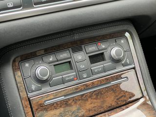 Audi S8 2007 5.2 V10-thumb-29
