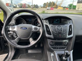 Ford Focus 2014 TITANIUM-thumb-9