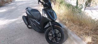 Piaggio Beverly 300 2024 Deep Black-thumb-1