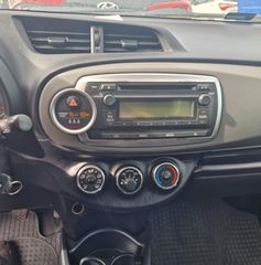 Toyota Yaris 2013-thumb-4