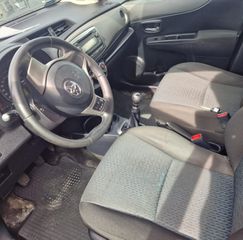 Toyota Yaris 2013-thumb-5