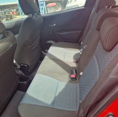 Toyota Yaris 2013-thumb-6