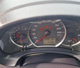 Toyota Yaris 2013-thumb-7