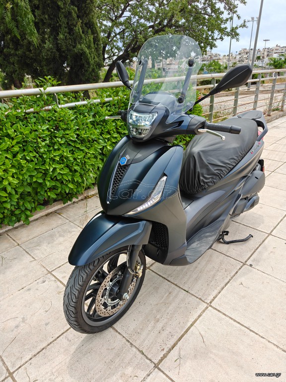Piaggio Beverly 300 2022 BEVERLY 300