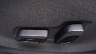 Mg ZS 2023 LUXURY PANORAMA NAVI ΔΕΡΜΑ ΗΛ. ΚΑΘΙΣΜΑΤΑ R17 3ΠΛΗ-thumb-40