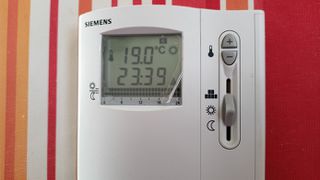 Ψηφιακός θερμοστάτης SIEMENS RDΕ 10.1