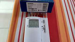 Ψηφιακός θερμοστάτης SIEMENS RDΕ 10.1-thumb-2
