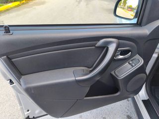 Dacia Duster 2015 PRESTIGE 4X4 125 ps EURO 6-thumb-12