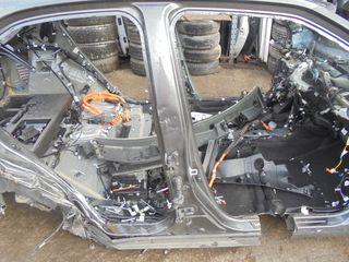 Μεσαία Κολώνα  Δεξιά  TOYOTA YARIS CROSS (2021-...)