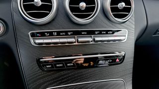 Mercedes-Benz C 200 2020-thumb-18