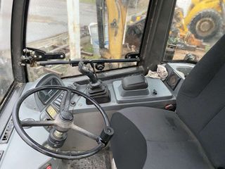Φορτωτής Με Λάστιχα Volvo 2006 L25B-thumb-7