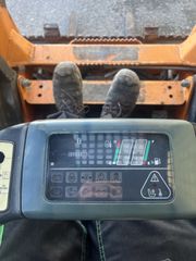 Φορτωτάκι Komatsu 2012 SK714-thumb-3