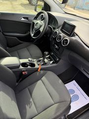 Mercedes-Benz B 180 2013-thumb-6