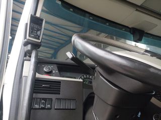 Volvo 2014 FH 4-thumb-11
