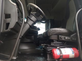 Volvo 2014 FH 4-thumb-16