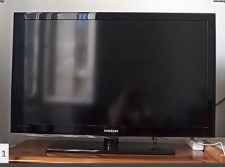 Samsung 40 Full hd 1080p σε άριστη κατάσταση.δεν είναι smart αποκωδικοποιητη περιλαμβάνει κανονικα ενσωματωμένο