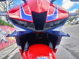 Honda CBR 600RR 2025-thumb-2