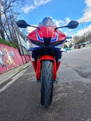 Honda CBR 600RR 2025-thumb-3