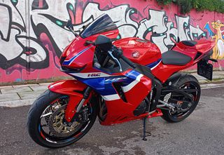 Honda CBR 600RR 2025-thumb-5