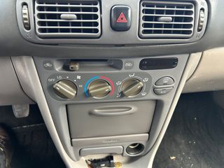 Toyota Corolla 1999-thumb-3