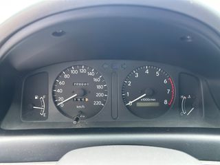 Toyota Corolla 1999-thumb-4