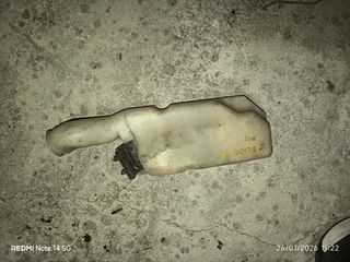 δοχειο νερου υαλοκαθαριστηρων Toyota Corolla 1998 - 2000 Ε11