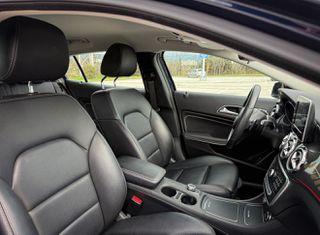 Mercedes-Benz GLA 200 2018 AMG automatic lifting 1.6cc-thumb-23