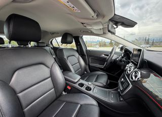 Mercedes-Benz GLA 200 2018 AMG automatic lifting 1.6cc-thumb-24