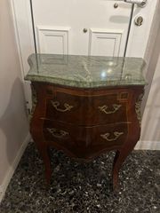 Κομότα εισόδου με μάρμαρο