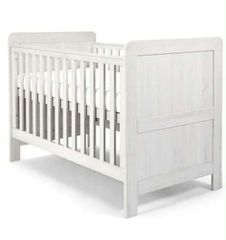 Πωλούνται παιδικά κρεβάτια & συρταριέρα αλλαξιέρα Mamas & Papas ATLAS