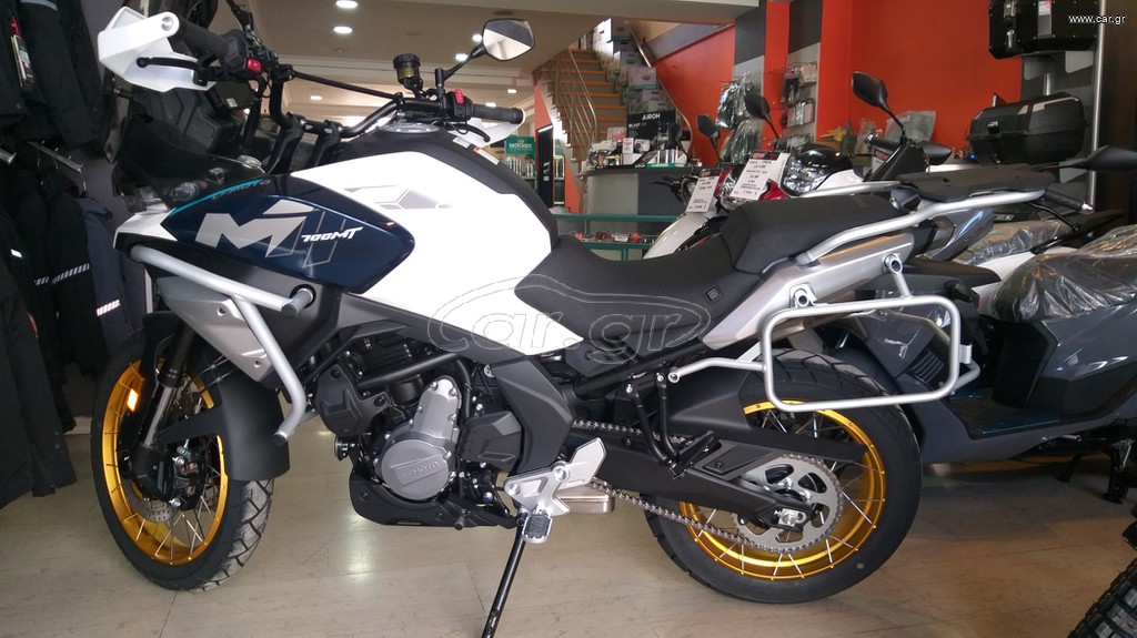 CFmoto 700 MT 2025