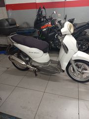 Aprilia Scarabeo 200 2015-thumb-2
