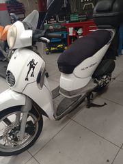 Aprilia Scarabeo 200 2015-thumb-4