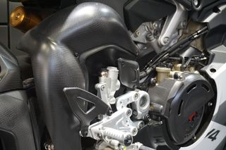 Ducati Panigale V4 S 2026 TRICOLORE-thumb-9